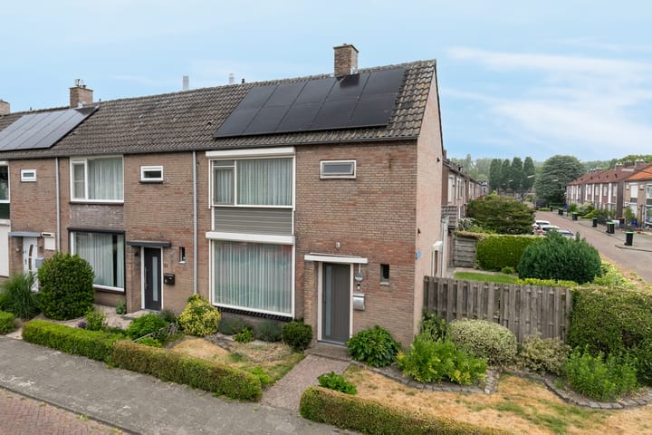 Photo of property van Duivenvoordelaan 29, Geertruidenberg