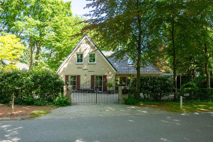 van Eeghenlaan 5 in Putten foto