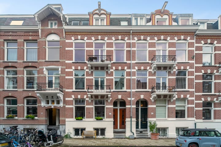 Van Eeghenstraat 12-H in Amsterdam