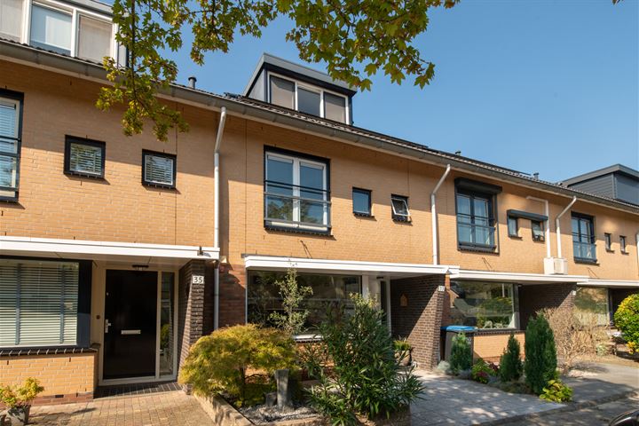 Van Eesterenveld 33 in Barendrecht