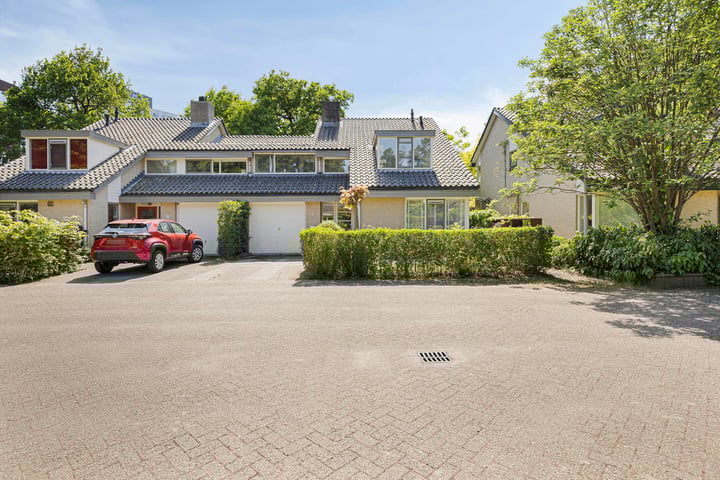 Photo of property Van Eijsingapark 6, Leiden