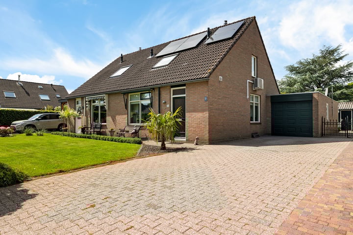 Photo of property Van Ekelenburgstraat 10, Nieuw-Amsterdam