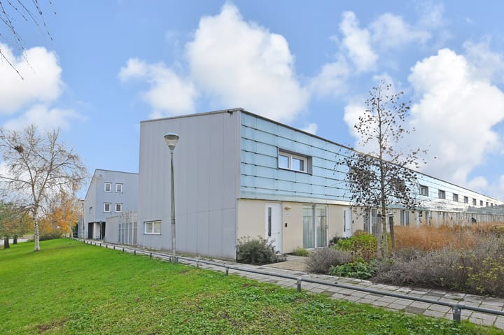Photo of property Van Essendijk 149, 's-Gravenhage
