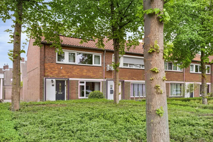 Van Gerwenstraat 11 in Hapert