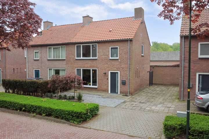 Van Gerwenstraat 16 in Hapert