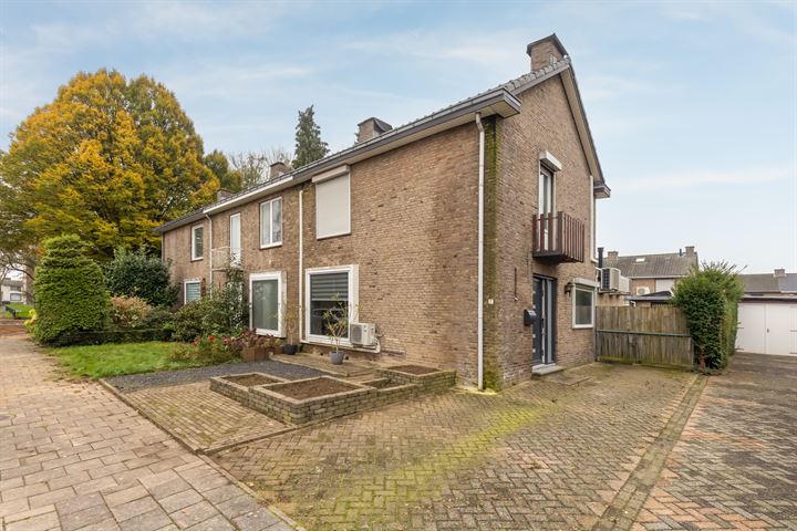 Van Goghstraat 2 in Geleen