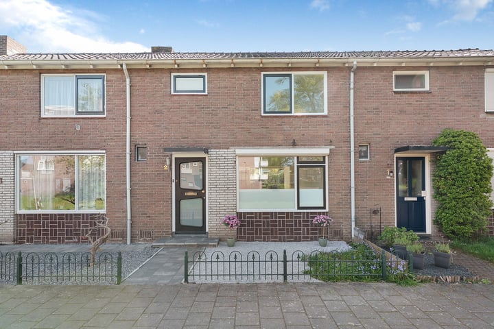 Van Hallstraat 2 in Meppel