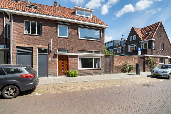 Van Hallstraat 8 in Delft