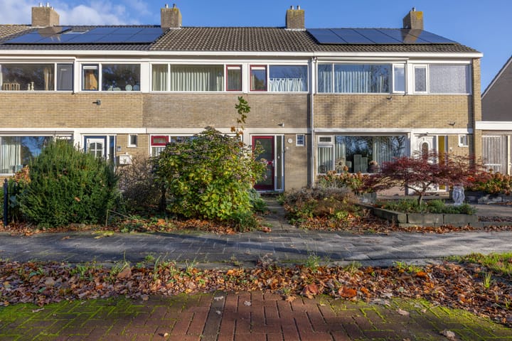 Photo of property Van Harinxmastrjitte 22, Kootstertille