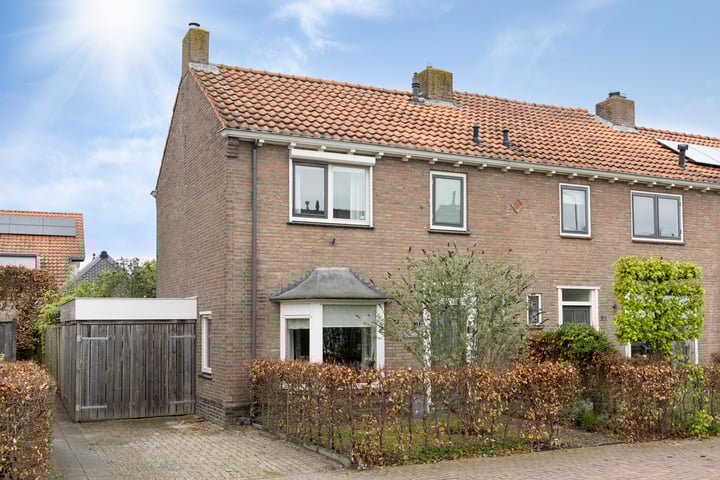van Heeckerenskamp 12 in Hattem