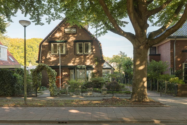 van Heemstralaan 10 in Baarn