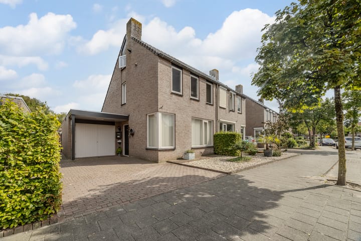 van Heinsbergstraat 18 in Gilze