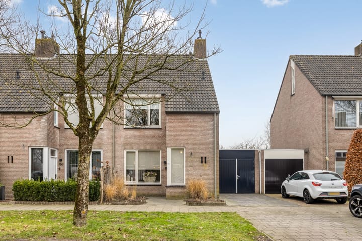 van Heinsbergstraat 92 in Gilze