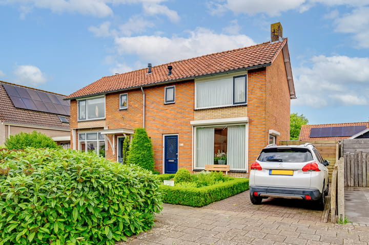 Photo of property van Heldenstraat 31, Werkendam