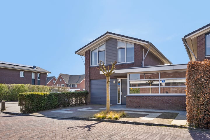Photo of property Van Hogendorpstraat 1, Numansdorp