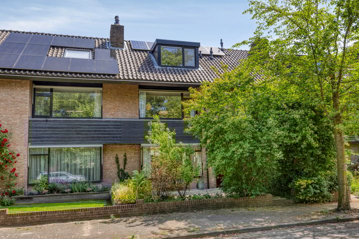 van Houdringelaan 10 in Oegstgeest