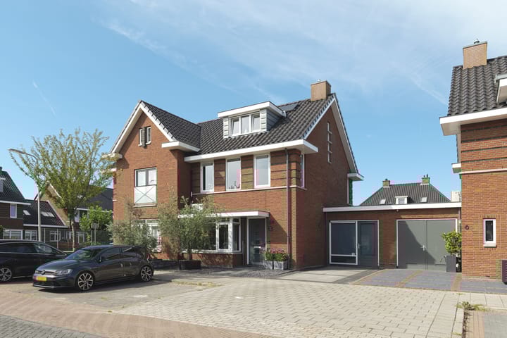 Van Huessenleede 4 in Barendrecht