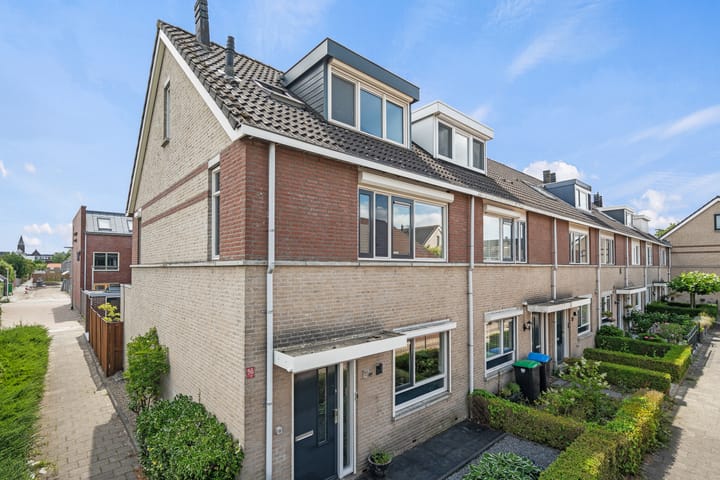 Foto van woning Van Hulststraat 43, Barendrecht