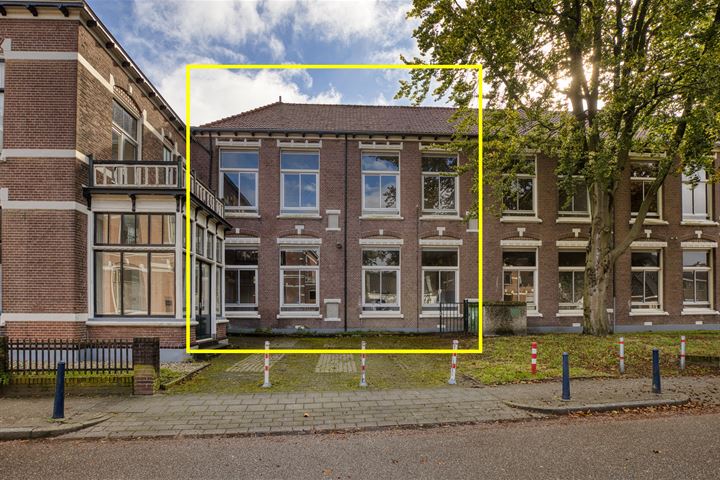 Van Huutstraat 1A in Apeldoorn