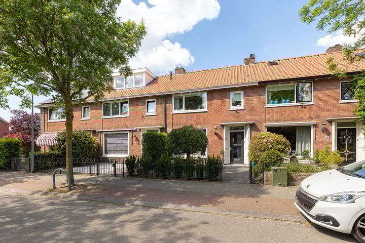 Van Kretschmar van Veenlaan 50 in Hilversum foto