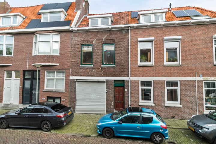 Van Leeuwenhoeckstraat 38 in Schiedam