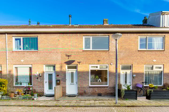 Photo of property Van Leeuwenhoekstraat 24, Alkmaar