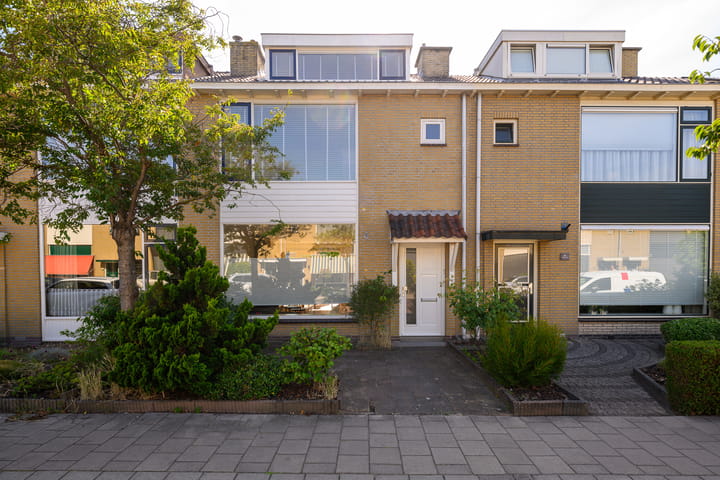 van Lennepstraat 16 in 's-Gravenzande photo