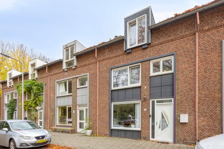 Photo of property Van Limburg Stirumlaan 91, Tilburg