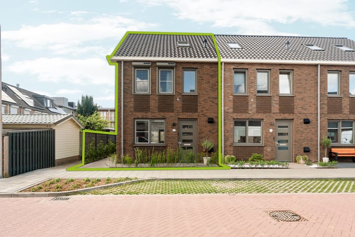 van Limburg Stirumstraat 1 in Gendt