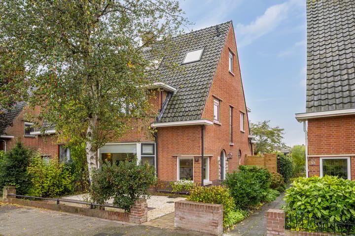 van Linden van den Heuvellsingel 17 in Vlaardingen