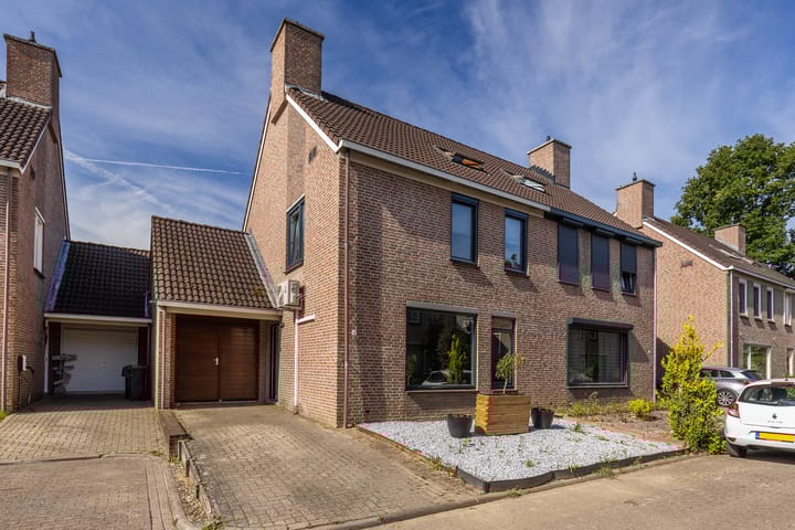 Photo of property Van Lintrehof 6, Sittard