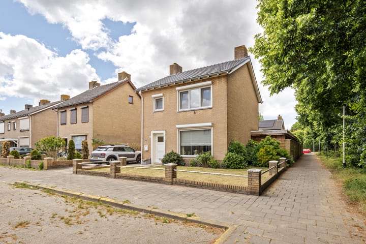 Photo of property Van Maerlantlaan 23, Roosendaal