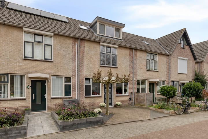 Photo of property Van Maerlantstraat 21, Veenendaal