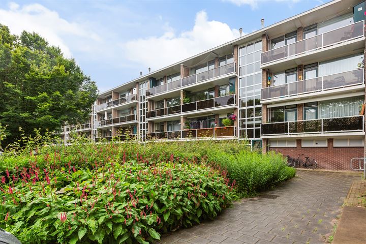 van Markenplantsoen 130 in Diemen