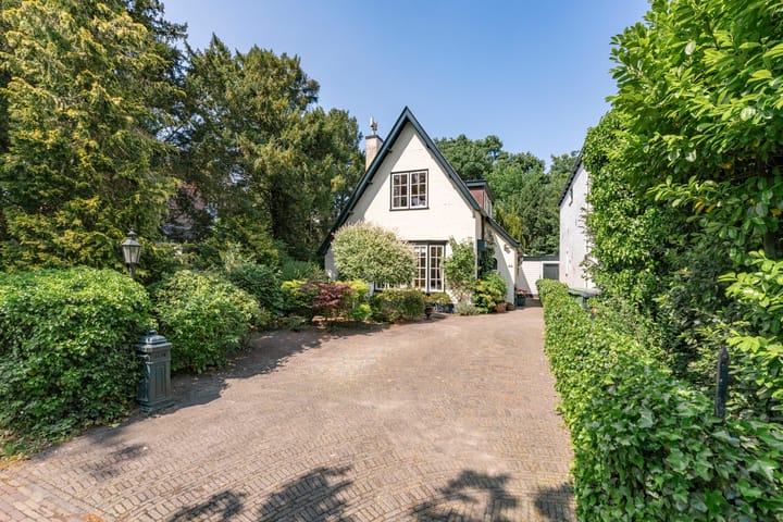 Van Merlenlaan 44 in Heemstede