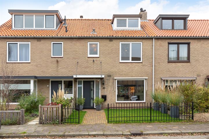 van Mijndenlaan 43 in Loosdrecht