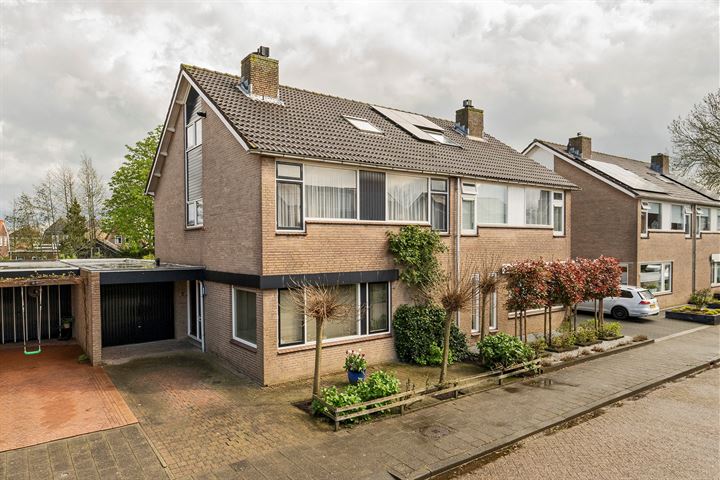 Van Naaldwijcklaan 8 in Leerdam