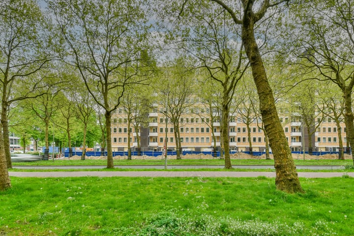 Van Nijenrodeweg 12 in Amsterdam