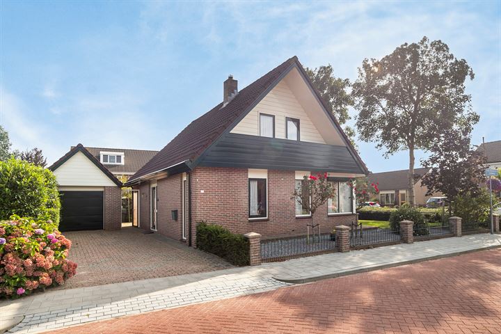 van Oldebarneveldweg 37 in Oosterwolde Gld