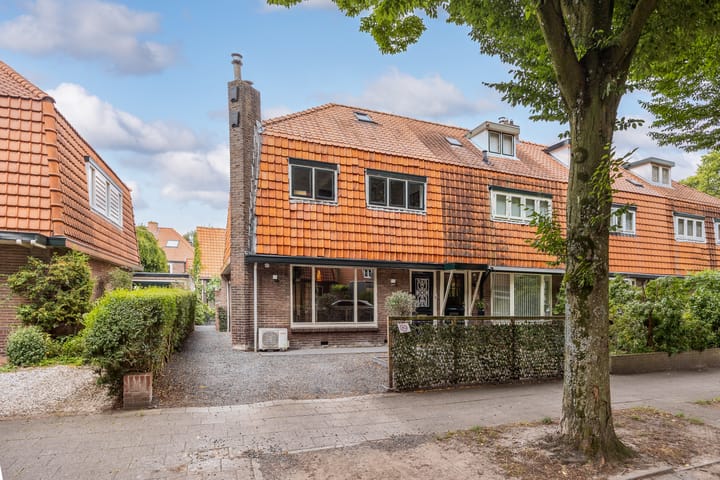 Van Oldenbarneveltlaan 8 in Hilversum