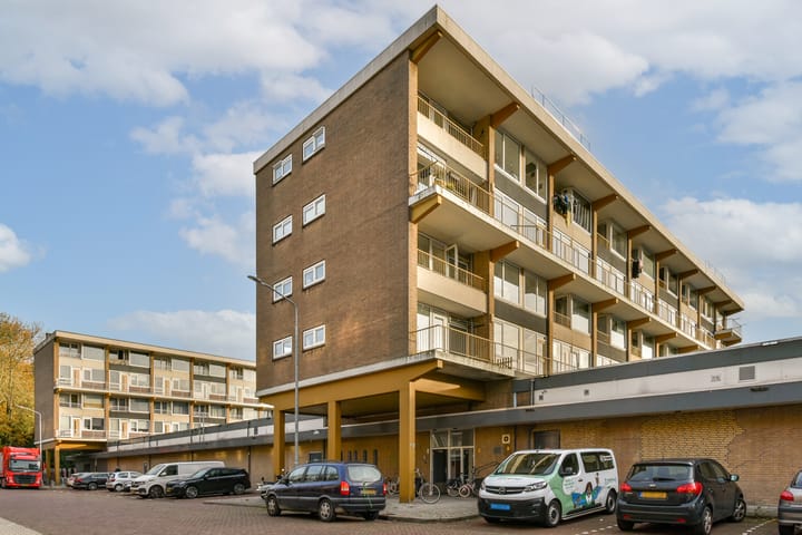 Van Oldenbarneveltplein 36 in Dordrecht