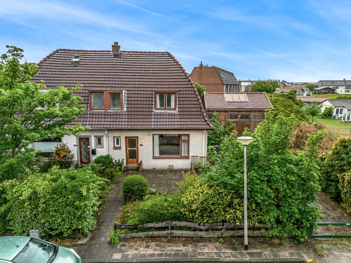 Photo of property van Oldenborghweg 22, Wijk aan Zee