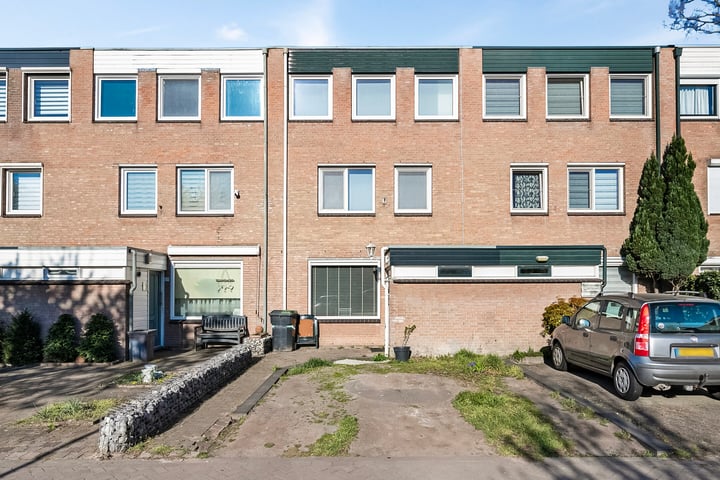 Van Oosterzeestraat 27 in Tilburg