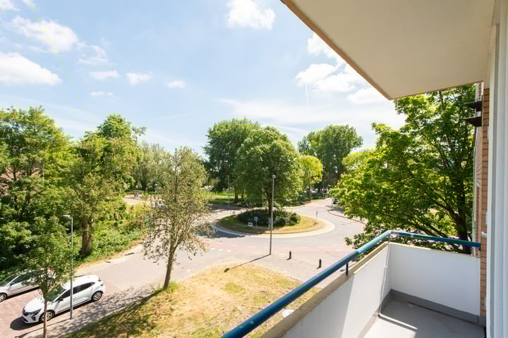 Van Ostadelaan 10 in Alkmaar foto