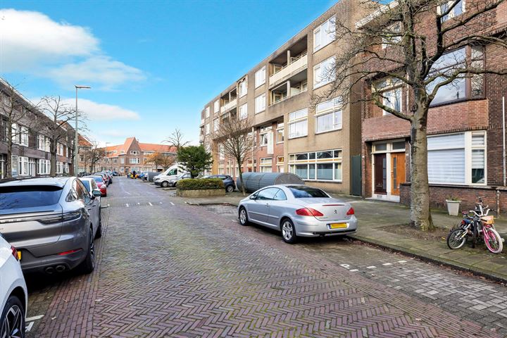 Van Ostadelaan 50B in Schiedam