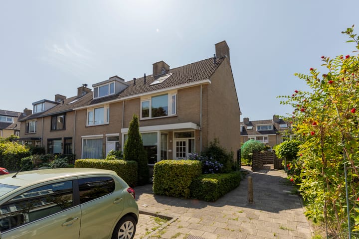 Photo of property van Ostadestraat 26, Lisse