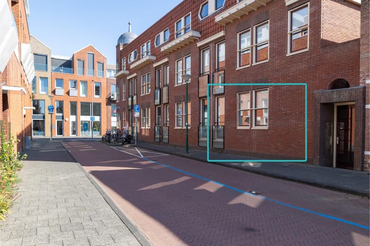 Photo of property Van Oudheusdenstraat 1B, Woerden