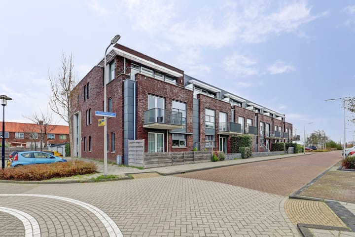 Photo of property Van Poeljestraat 41, Honselersdijk