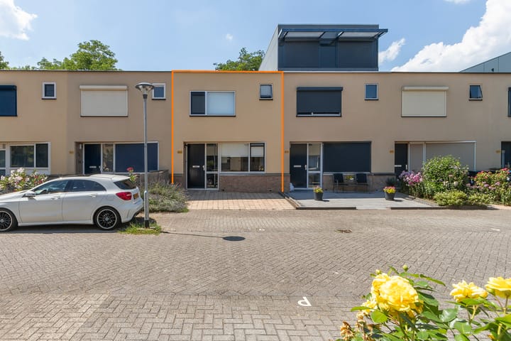 Photo of property Van Ravesteyn-erf 420, Dordrecht