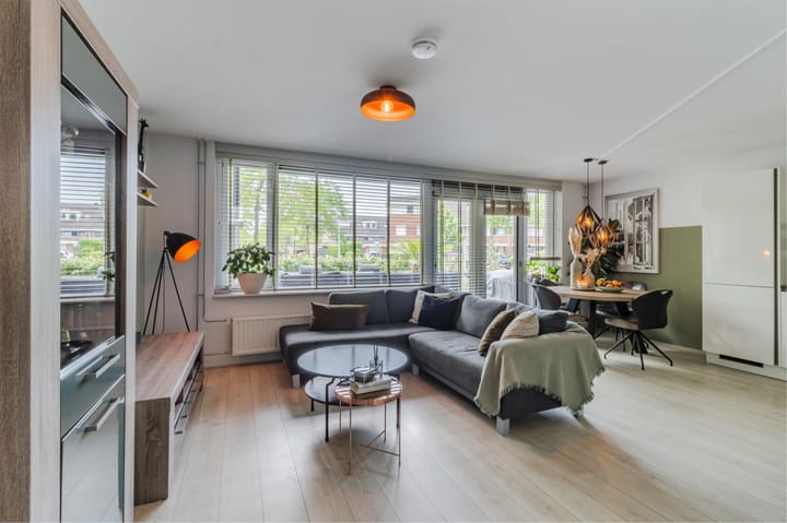 Van Ravesteyndreef 77 in Barendrecht Foto